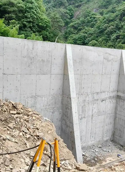 安阳林州重力式挡土墙